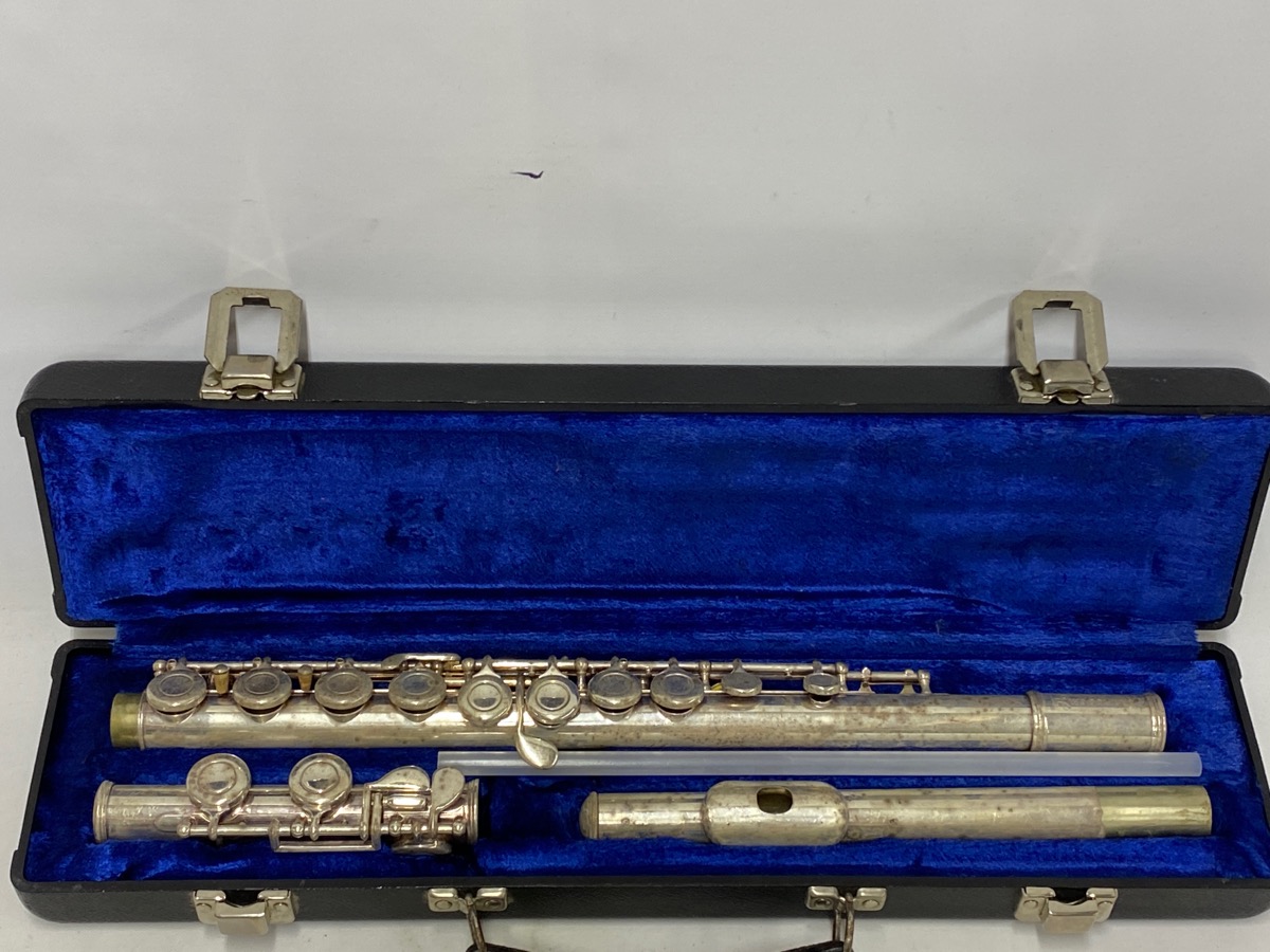 BLESSING EK BRASS AND WOODWINDS B101 FLUTE Like New Buya