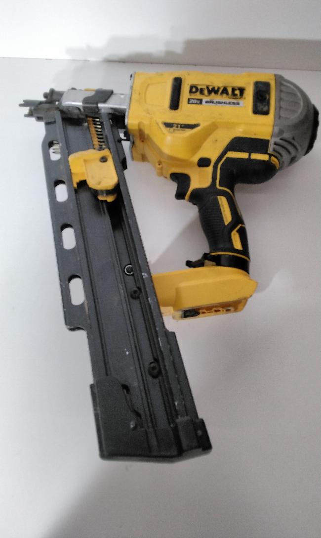 DEWALT DCN45RN 20V XR CORDLESS BRUSHLESS ROOFING NAIL GUN Good | Buya