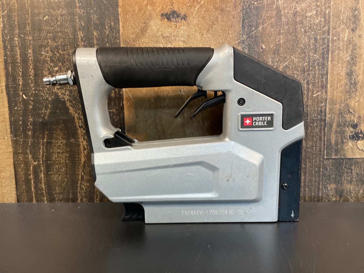 PORTER CABLE TS056 PNEUMATIC 18GAUGE 3/8 IN. CROWN STAPLER Acceptable