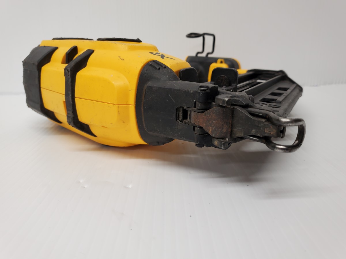 DEWALT DCN660 FINISH NAILER 16GA 20 DEGREE ANGLE 20V MAX XR TOOL ONLY