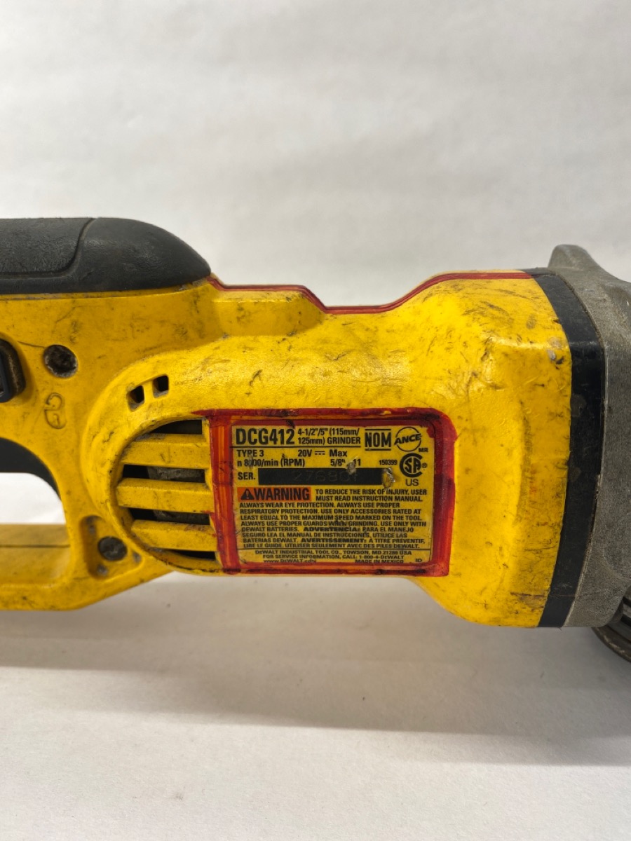 DEWALT DCG412 20V Max* 41/2" Angle Grinder w/ BATTERY (ALMS) Good