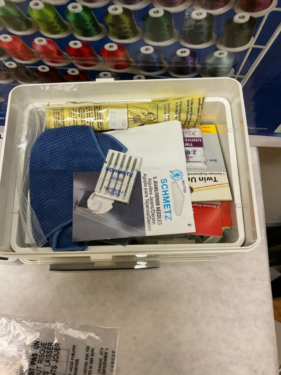 BROTHER INNOVIS QUATTRO 6000D COMPUTERIZED SEWING AND EMBROIDERY