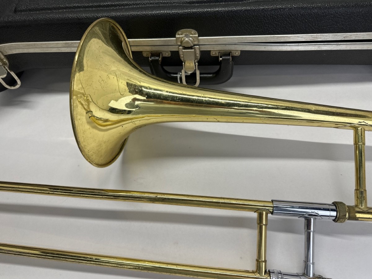 Bundy Selmer Trombone with Hard Case (ml) For parts or not working Buya