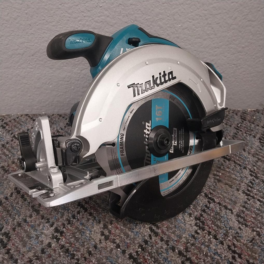 MAKITA XSS02 18v 6 1/2" CORDLESS CIRCULAR SAW (TOOL ONLY) Good Buya