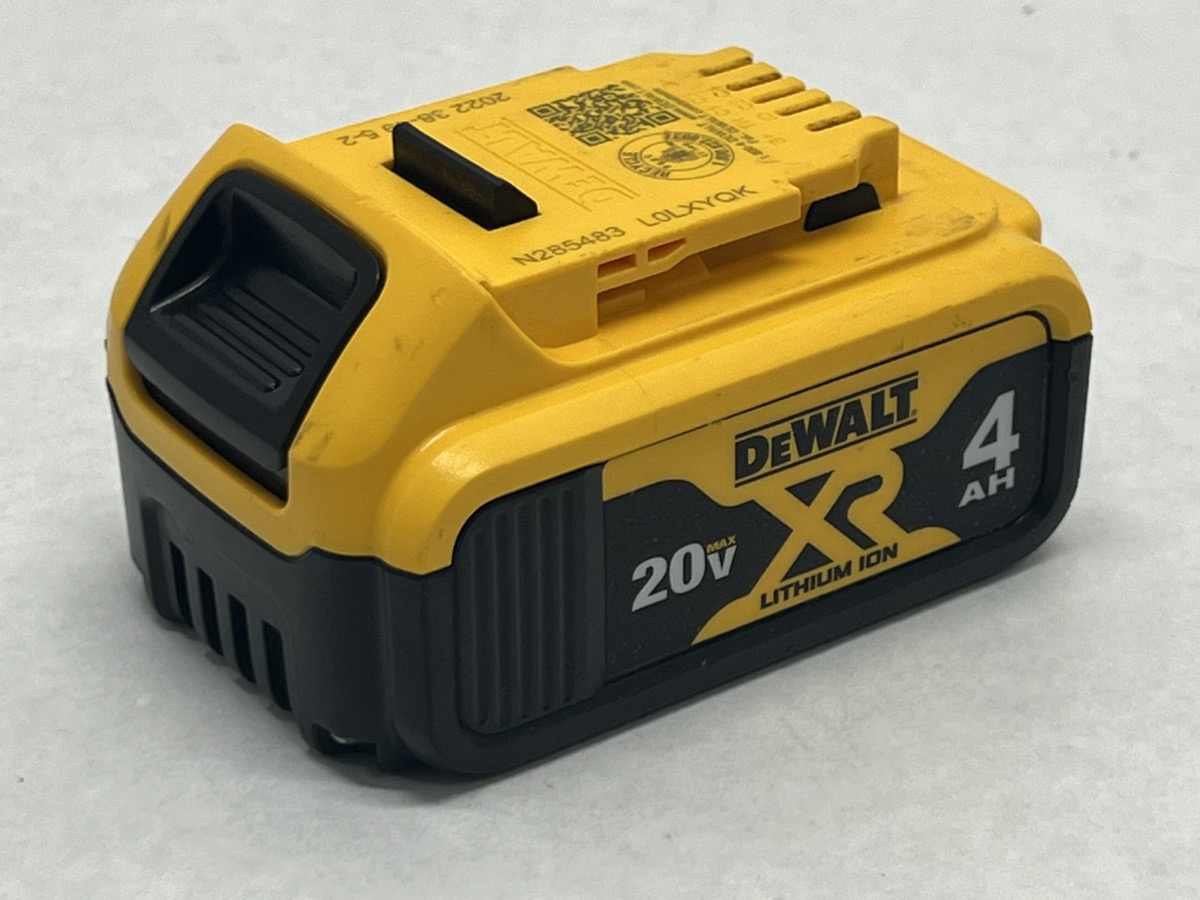 Dewalt 20v Xr 4ah Lithium Ion Battery Dcb204 Very Good Heartland Pawnbrokers Kansas