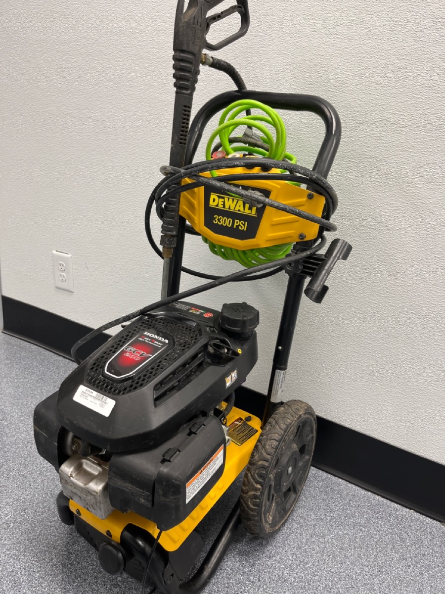 DEWALT PRESSURE WASHER 3300 PSI Good | Buya