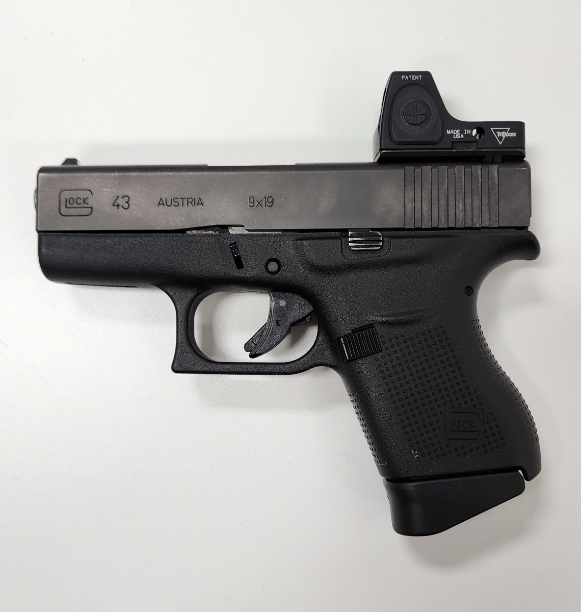 GLOCK 43 9x19 W/MAG, HOLSTER & TRIJICON Very Good | Pawn 1 | Spokane | WA