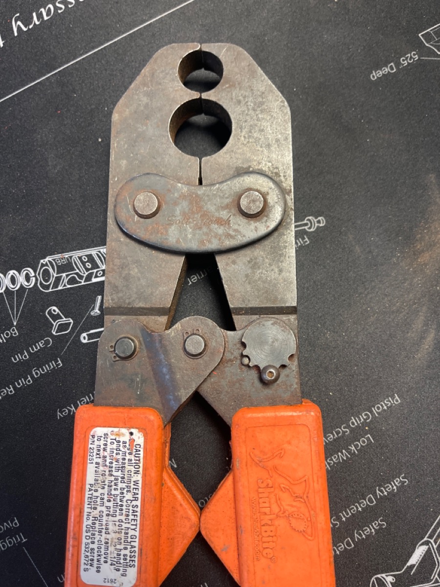 SHARKBITE 23100 PEX CRIMP TOOL 1/2" AND 3/4" Very Good Buya
