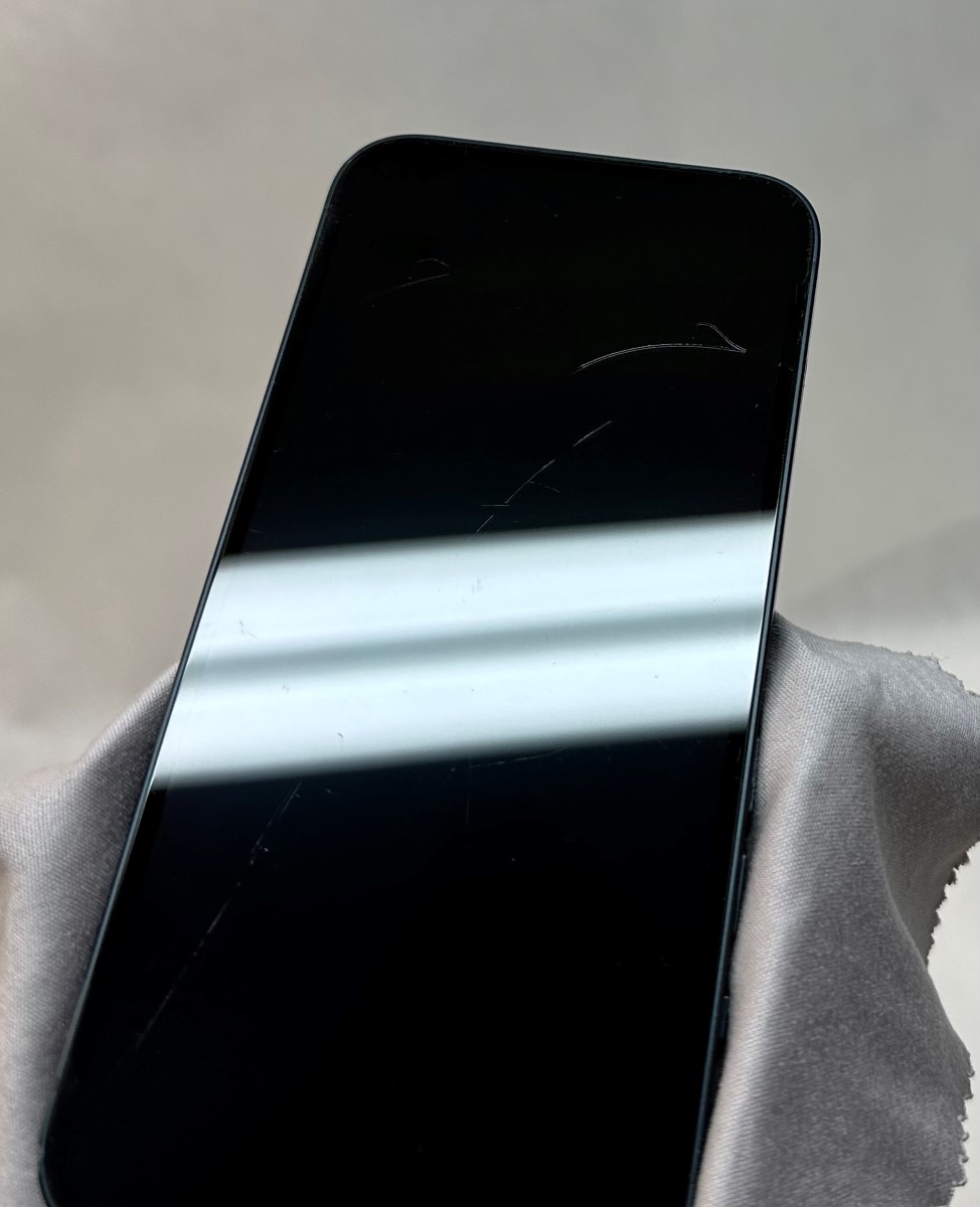 Apple iPhone 13 MLML3LL/A Xfinity Mobile Only Cracked Back Acceptable