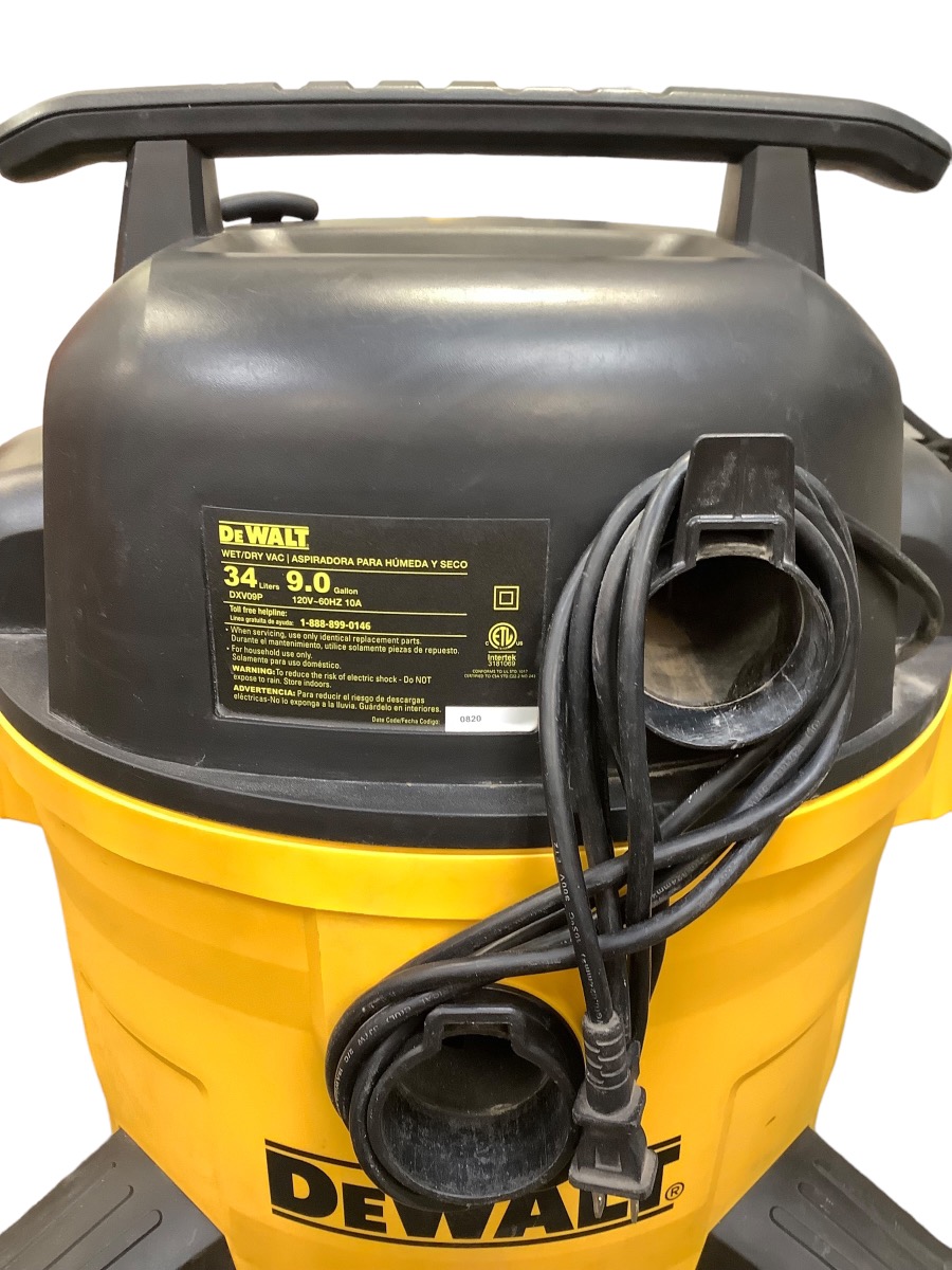 DEWALT 9GAL WET/DRY VACUUM WITH HOSE (DXV09P) Good Buya