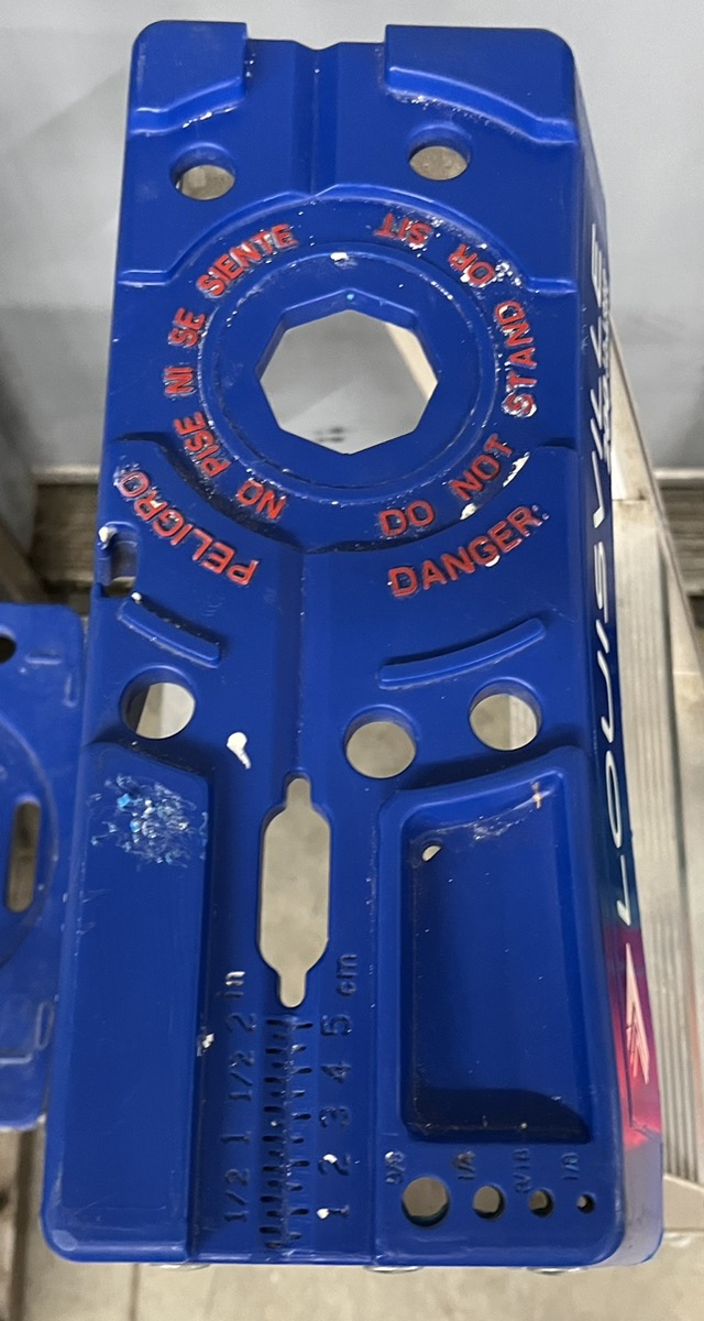 LOUISVILLE LADDER 4 FT LADDER Like New Pawn 1 Spokane WA