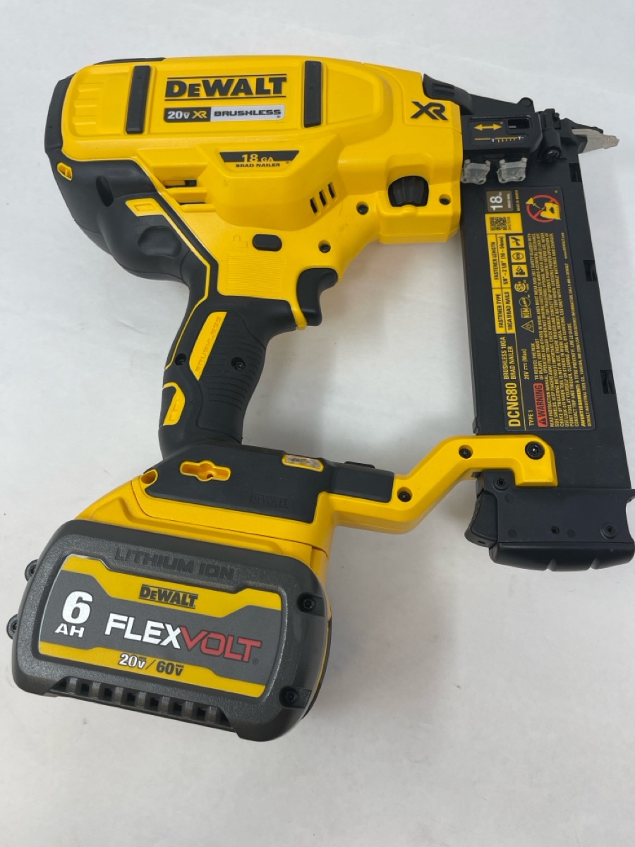 DEWALT DCN680 20V MAX XR LITHIUMION CORDLESS 18GAUGE BRAD NAILER (MLE