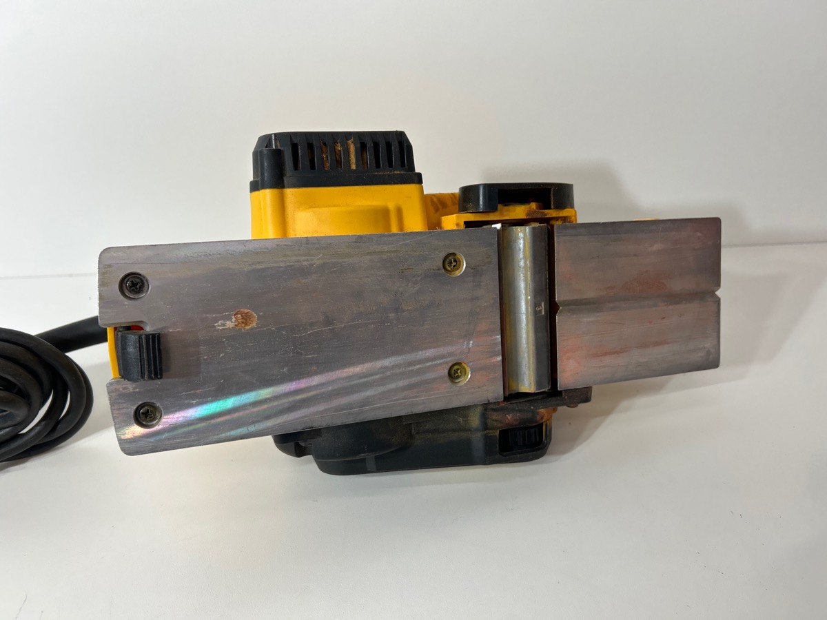 DEWALT D26676 5.5 Amp 31/4" Portable Hand Planer Good Pawn 1
