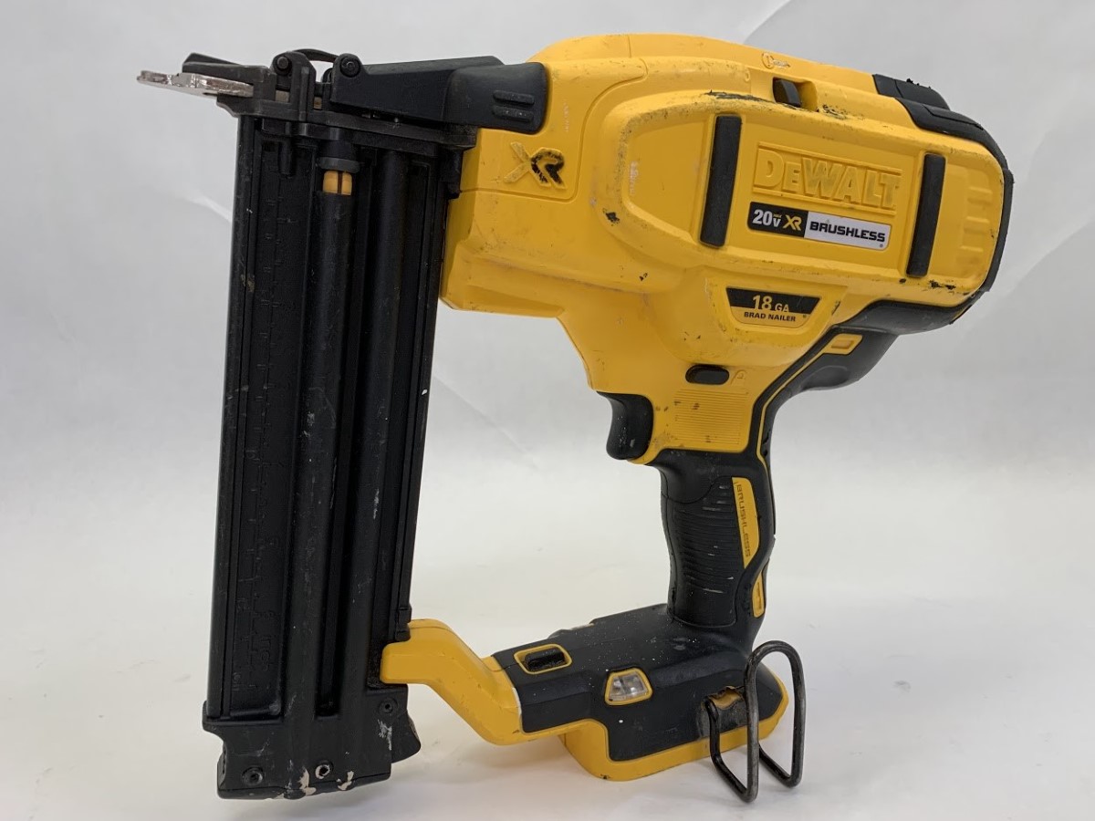 DEWALT DCN680 20V MAX LiIon XR 18 GA Cordless Brad Nailer Nail Gun