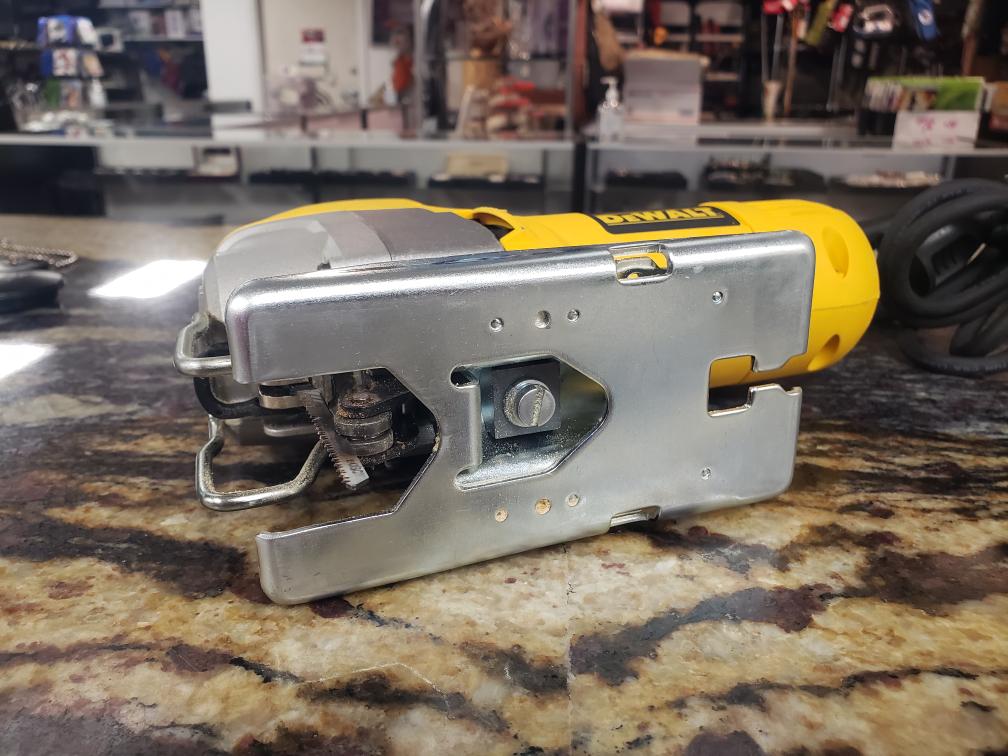 DEWALT ORBITAL JIG SAW DW317 120V CORDED VARIABLE SPEED WITH CASE Very