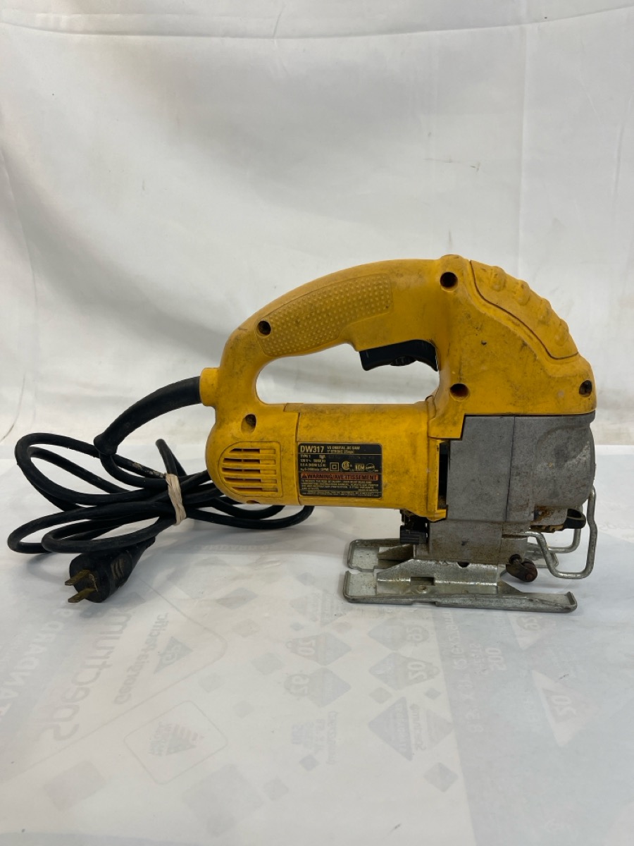 DEWALT DW317 CORDED VARIABLESPEED ORBITAL JIGSAW Very Good Sharp