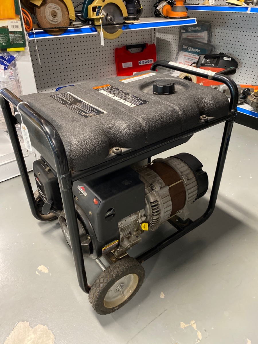 BRIGGS & STRATTON 6.5HP GENERATOR 4000 WATTS / 5000 STARTING WATTS 030430 Very Good Buya