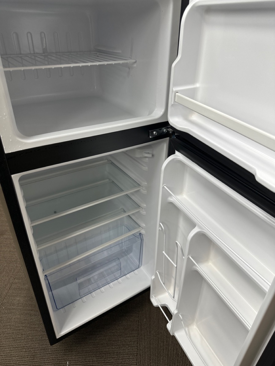 FRIGIDAIRE EFR451-C 4.5 CU. FT 2 DOOR MINI FRIDGE/FREEZER Like New ...