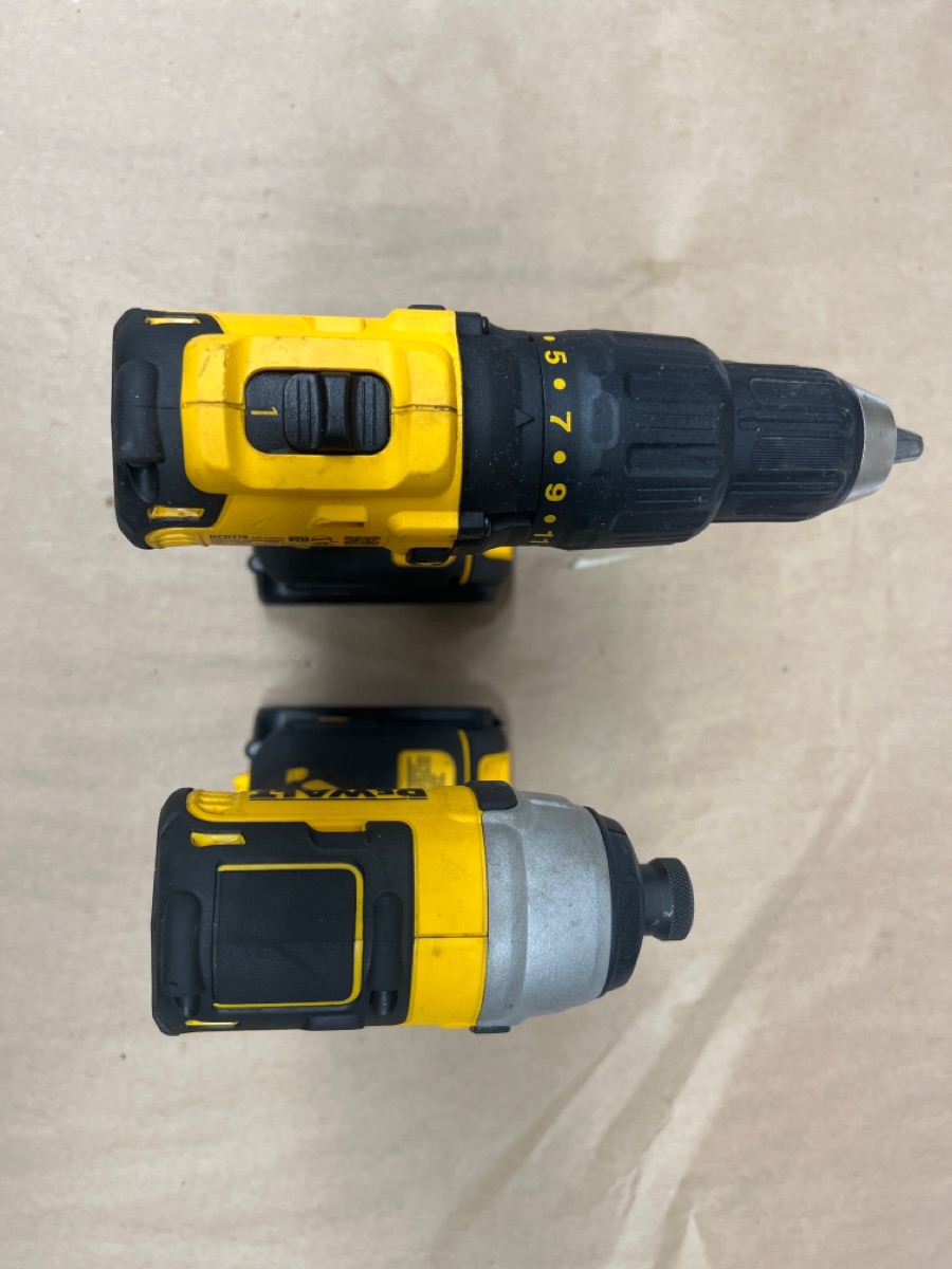 DEWALT DCF787/DCD778 WITH 2 BATTERIES AND CHARGER Very Good | Buya