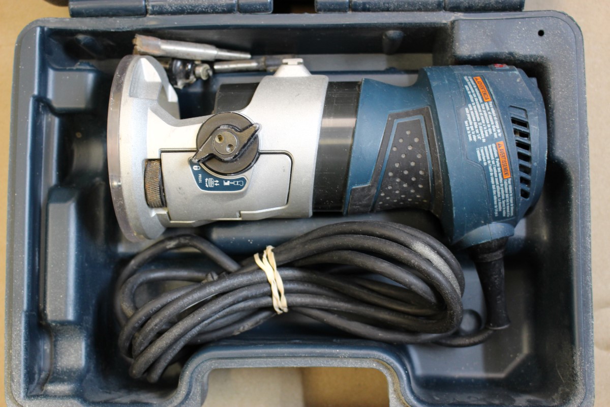 BOSCH GKF125CE CORDED ROUTER Good Buya