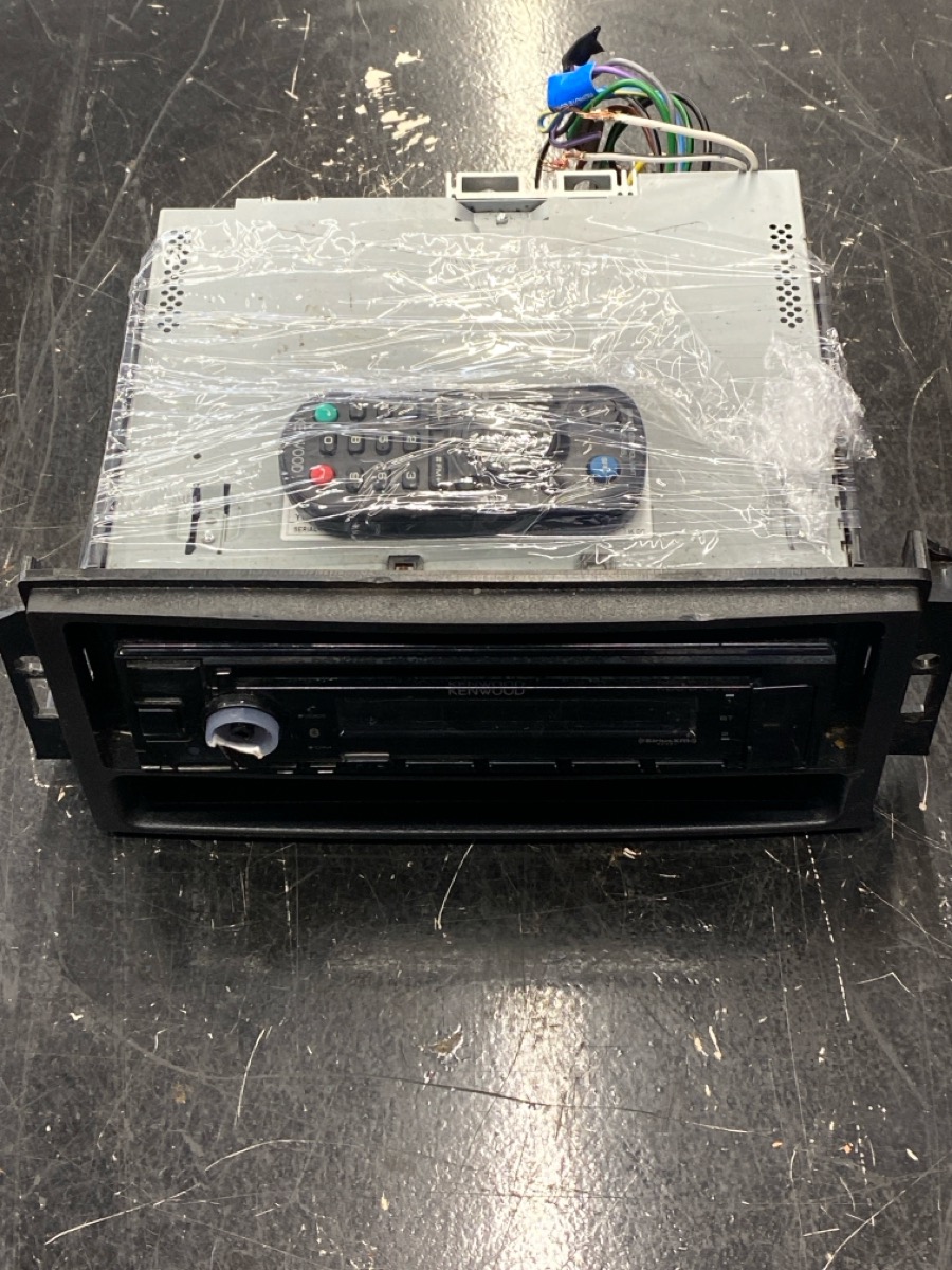 KENWOOD KDCBT378U For parts or not working HFO