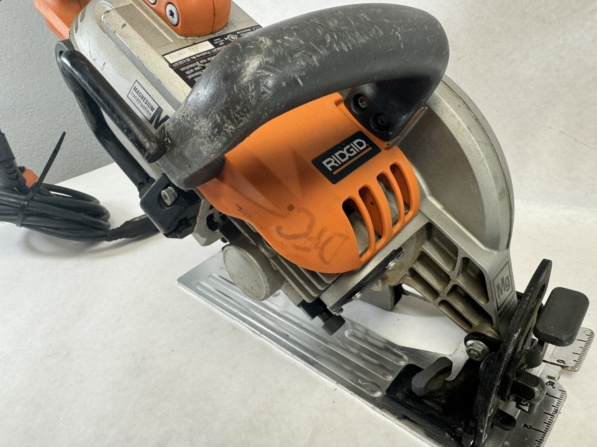 Ridgid 71/4" Magnesium Worm Drive Circular Saw 15Amp R32101 Very