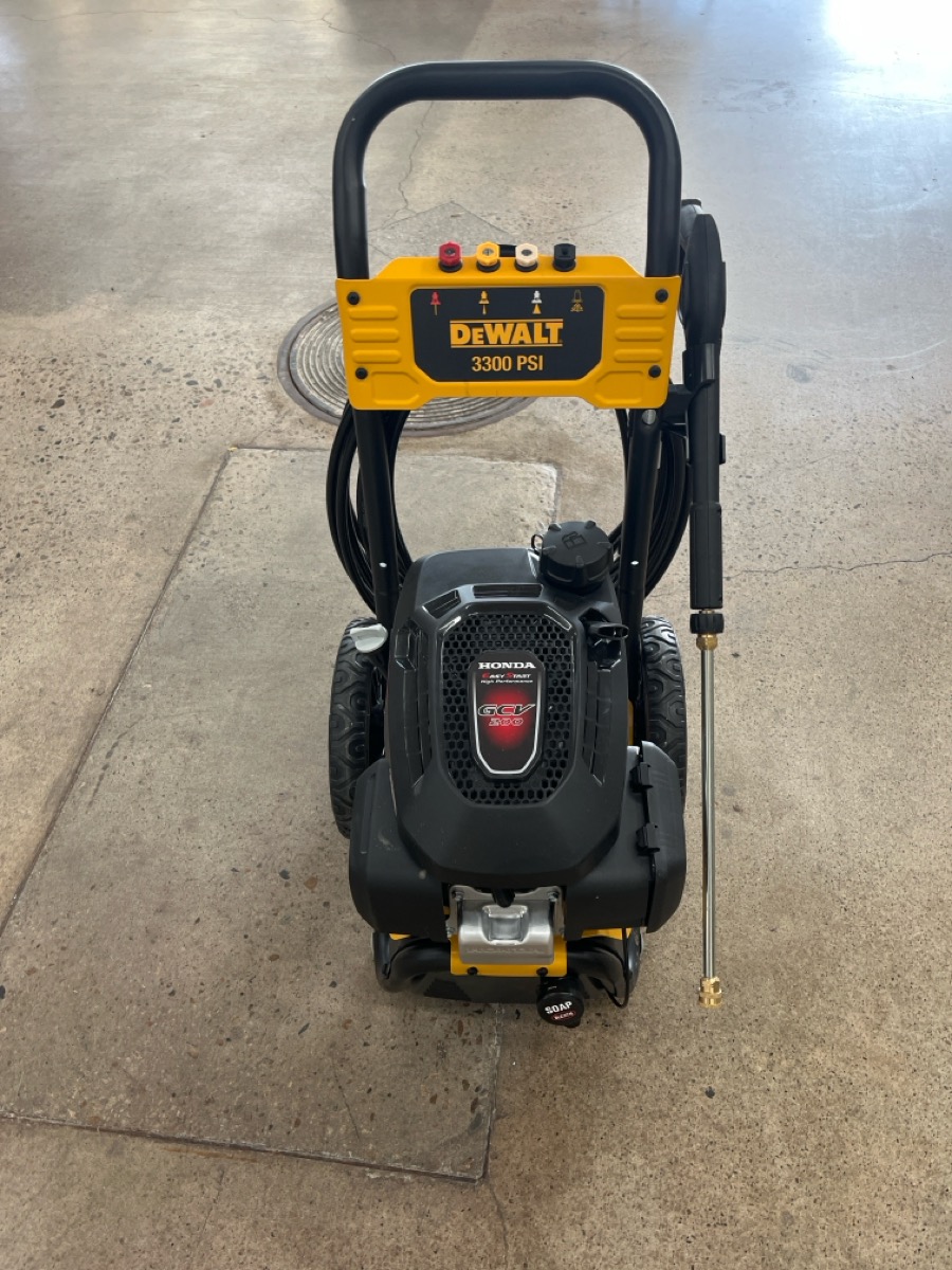 DEWALT 3600 PSI 2.5 GPM GAS COLD WATER PROFESSIONAL PRESS Good Pawn 1