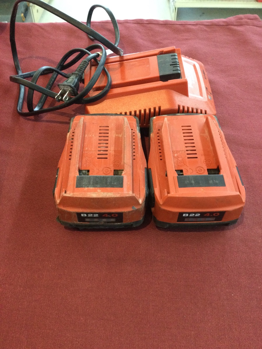 Hilti Hammer Drill Model TE 6-A22 with 2 Batteries and Charger photo 4