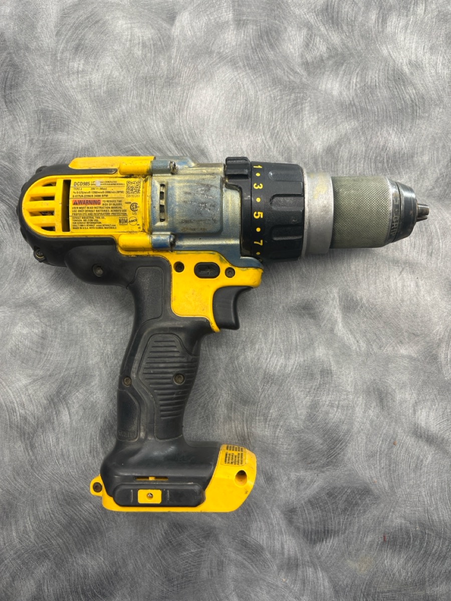 DEWALT HAMMER DRILL MODELDCD985 *BARE TOOL* 1/2" Acceptable Buya
