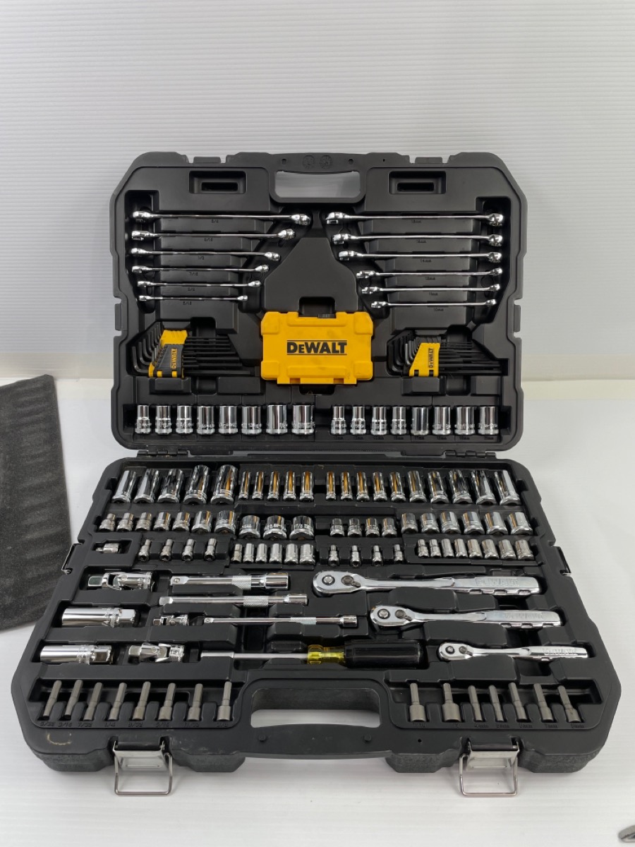 DEWALT Mechanics Tools Kit and Socket Set, 168Piece (DWMT73803) Like