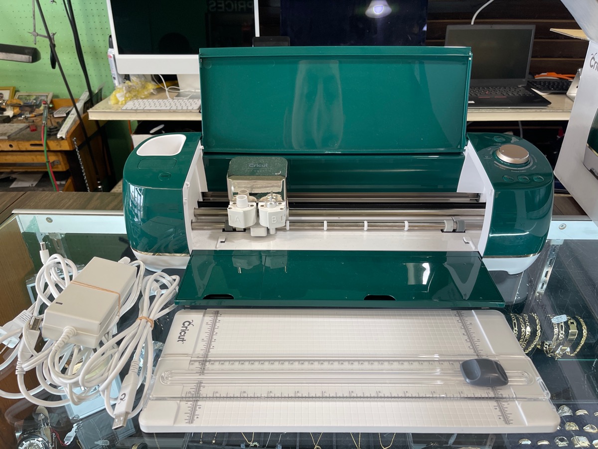 Cricut Explore Air 2 Daybreak Cutting Machine , White and gold, Very