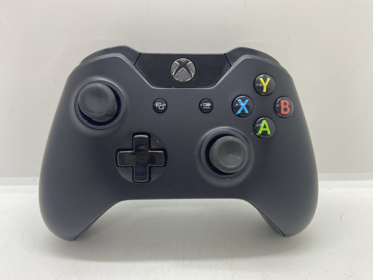 Microsoft Xbox One Wireless Controller Model 1537 Black Very Good