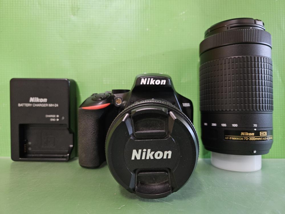 NIKON D3500 DSLR VIDEO TWO LENS KIT Very Good Buya