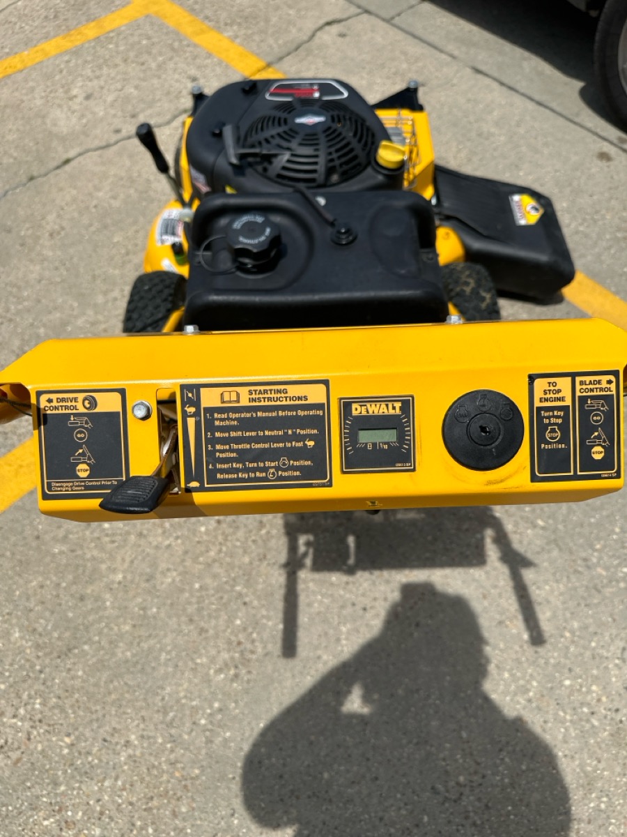 DEWALT WALK BEHIND MOWER DXGMW33344R 344CC GAS ZERO TURN MOWER (KRULE