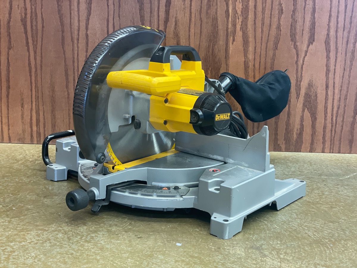 DEWALT MITER SAW DW705 Very Good Capital Pawn Salem OR