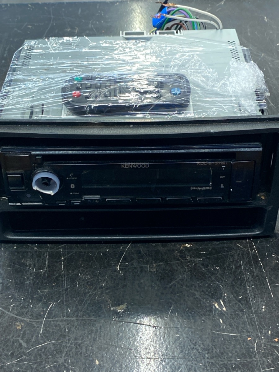 KENWOOD KDCBT378U For parts or not working HFO