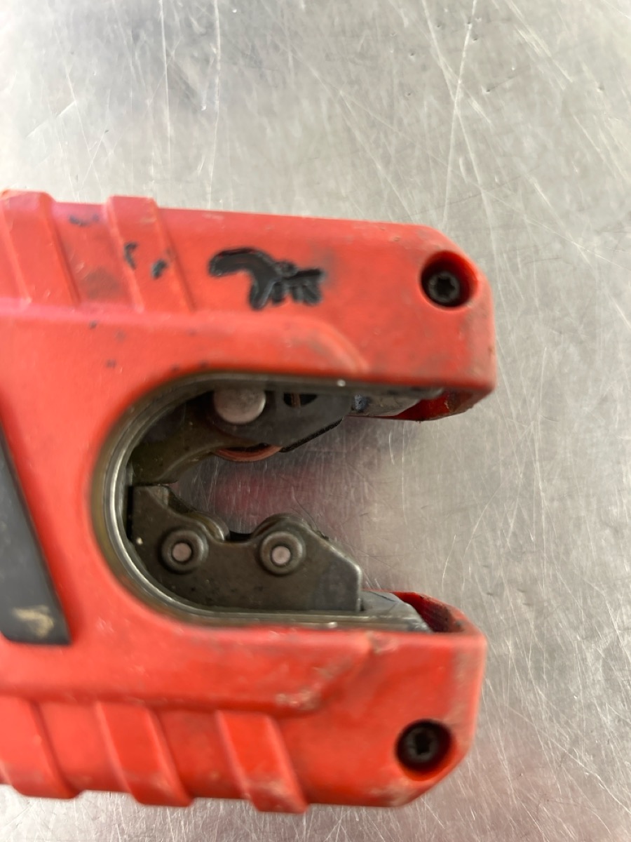 Milwaukee 247120 M12 Cordless Copper Tubing Cutter Very Good Buya