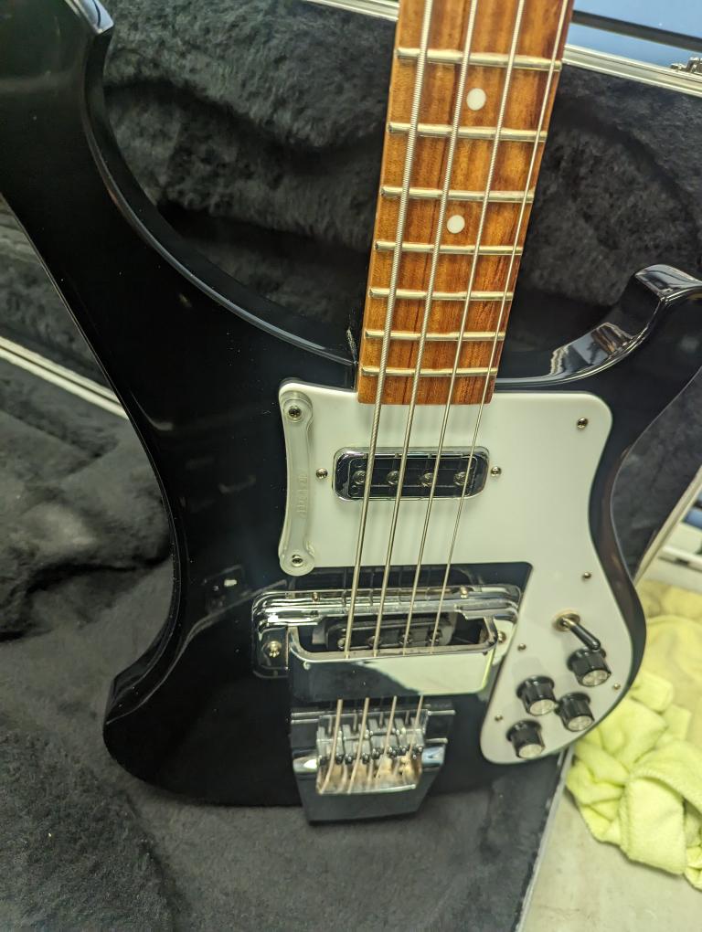 RICKENBACKER 4003 BASS W/HARD CASE Like New | Buya Canada