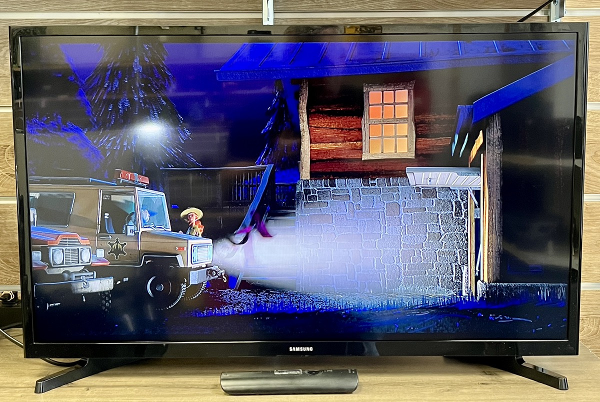 Samsung UN32M4500BF 32" Smart TV w/Remote Good Heartland Pawnbrokers