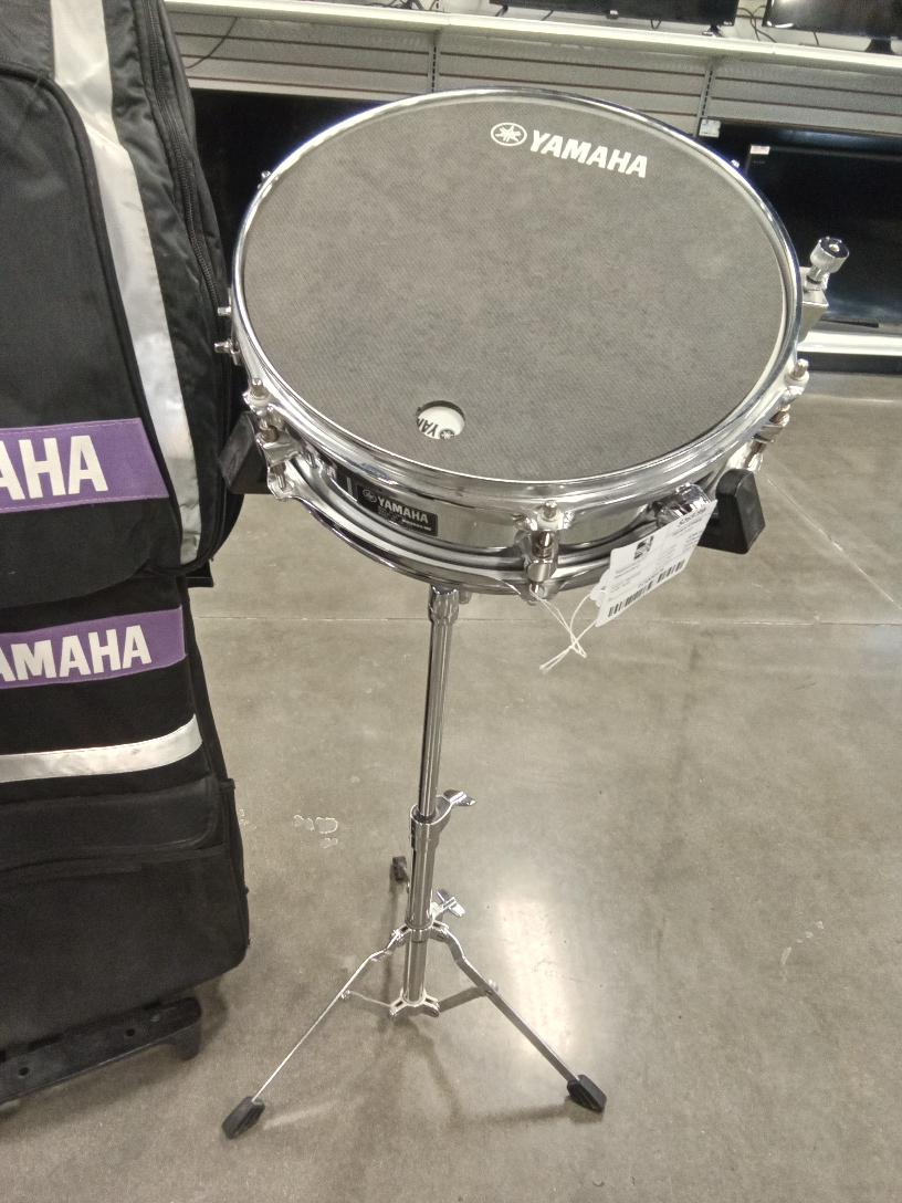 YAMAHA PERCUSSION KIT XYLOPHONE, SNARE, 2 STANDS ROLLER RACK W/BAGS