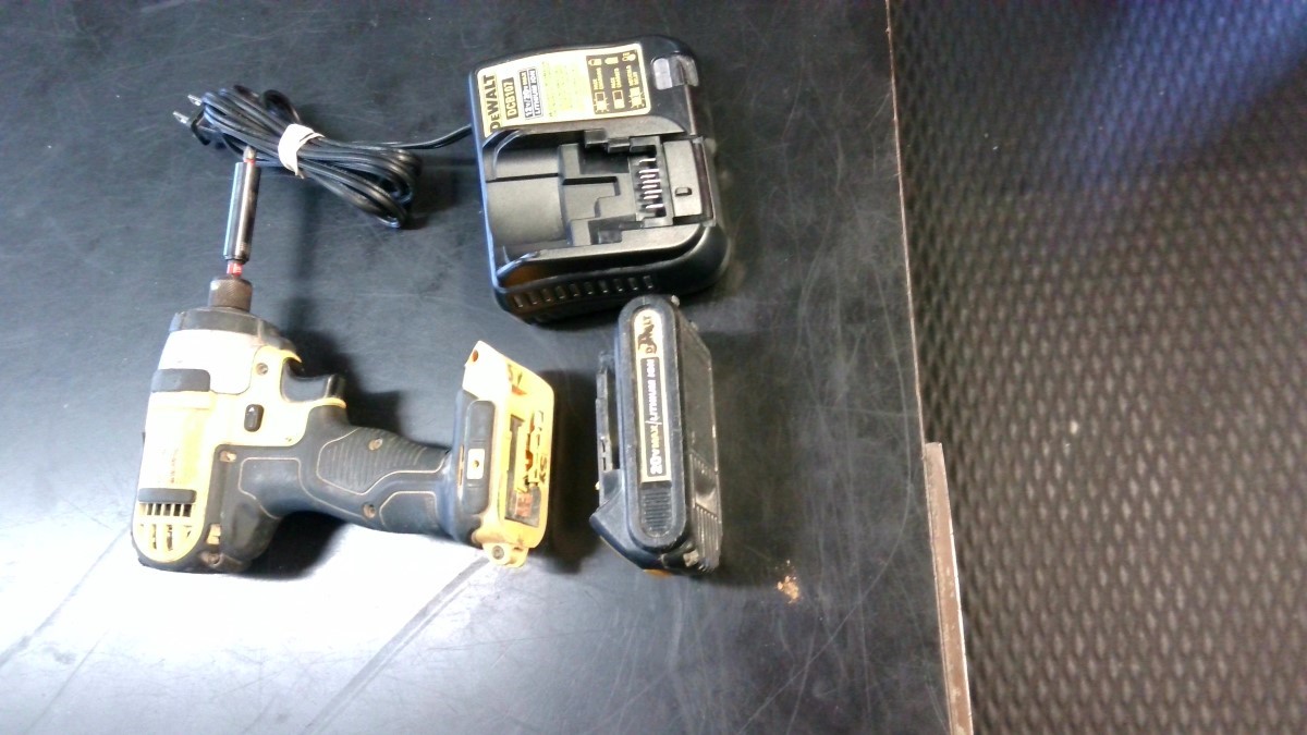 DeWalt 20V Bat/Charger DCF885 Impact Wrench