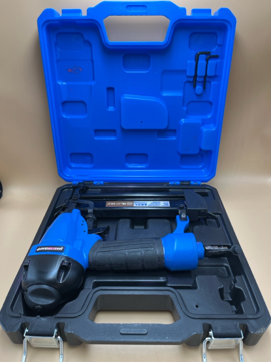 Mastercraft 18Gauge Pneumatic Brad Nailer with Belt Hook 2" Good