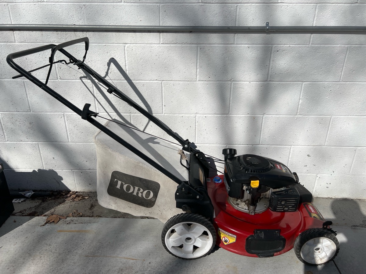 TORO RECYCLER 22 - 7.25HP - LAWN MOWER Good | Buya