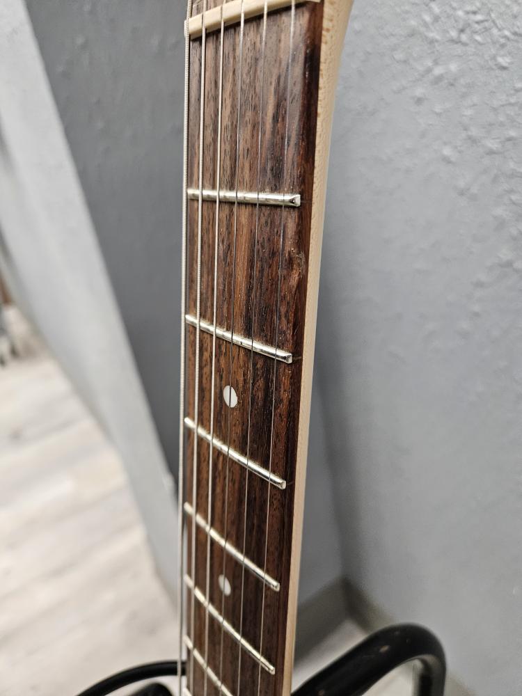 FENDER ELEC GUITAR SQUIER BULLET Good Buya