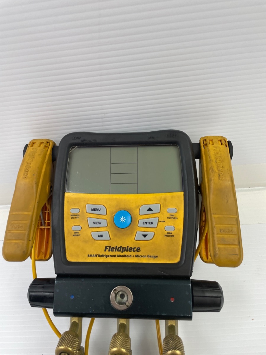 FIELDPIECE SM380V 3 PORT REFRIGERANT MANIFOLD (MLERAYO) Very Good