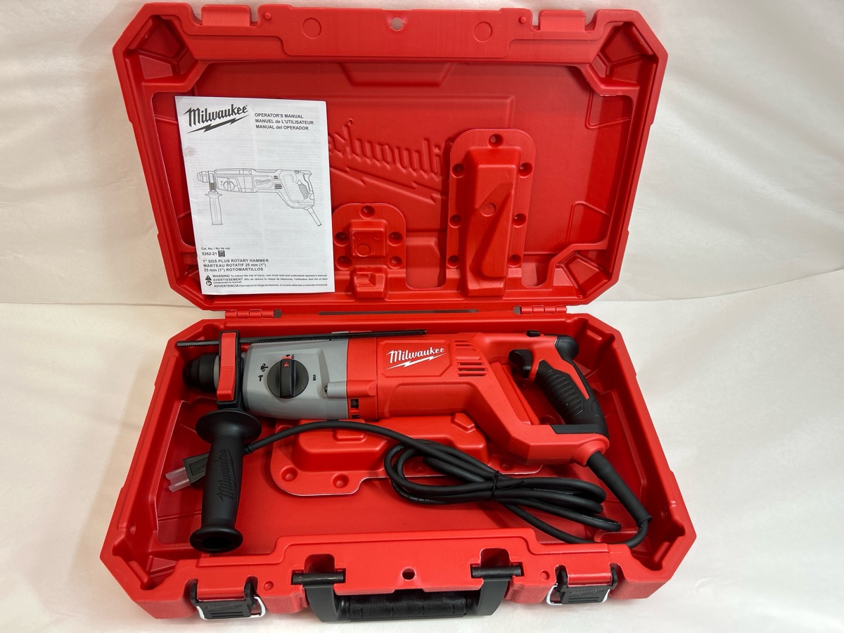 Milwaukee 526221 1in. D Handle SDS Rotary Hammer Kit With Hard Case