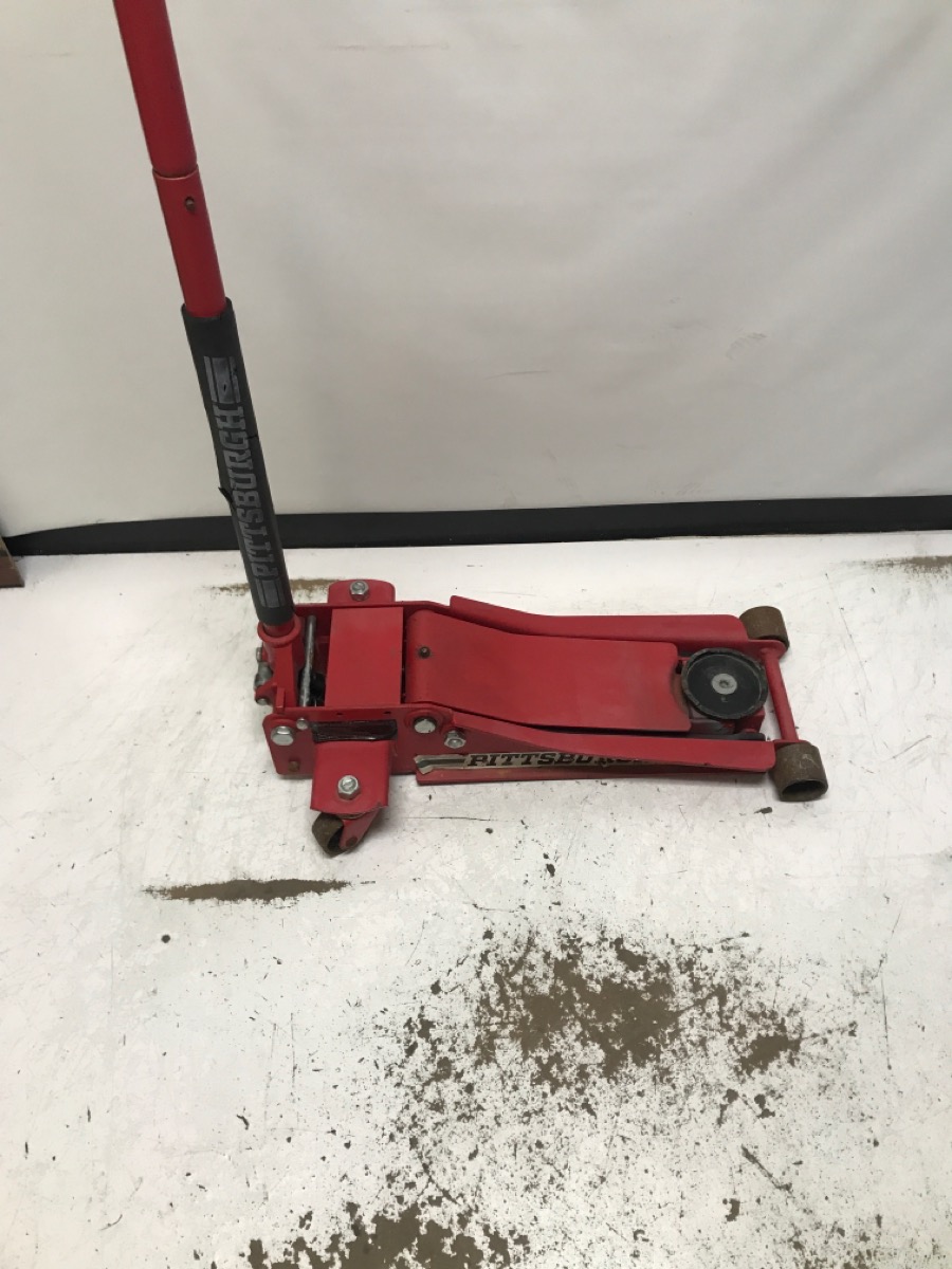 PITTSBURGH 3 TON FLOOR JACK (YELS) Good Sharp Assets LLC Gonzales LA