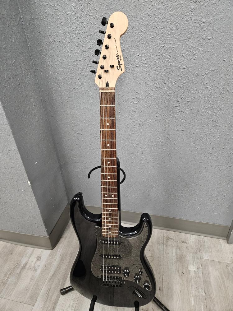 FENDER ELEC GUITAR SQUIER BULLET Good Buya