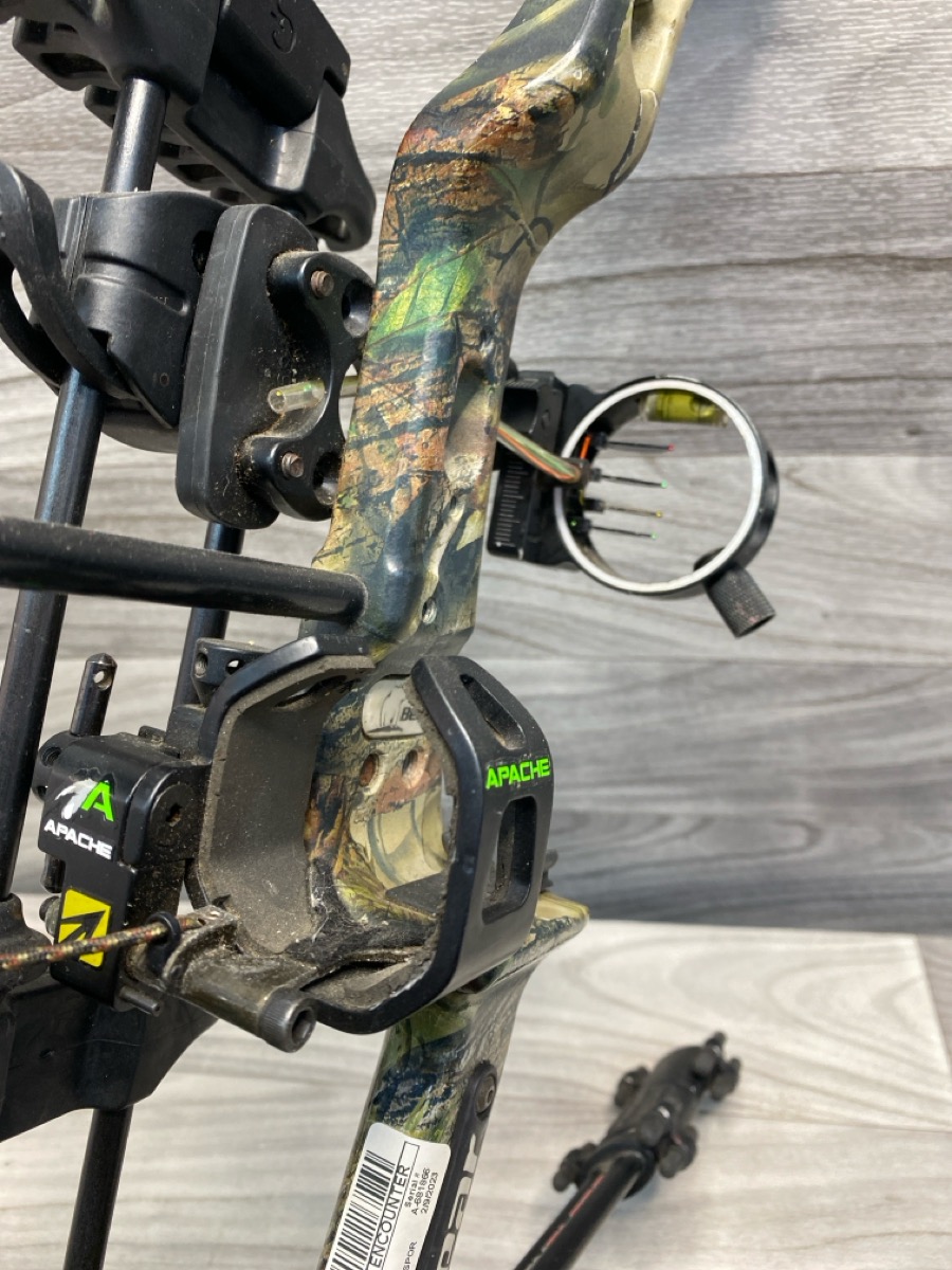 Bear Encounter Compound Bow Good A1 Hawk