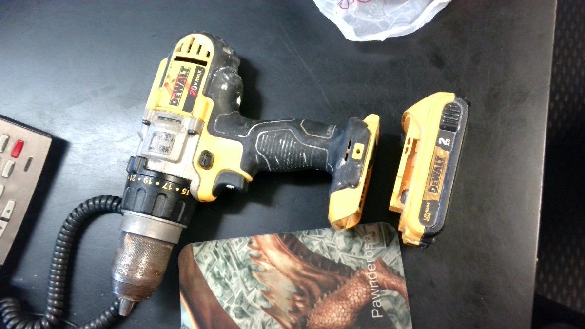 DeWalt 20V Hammer Drill DCD985 with B